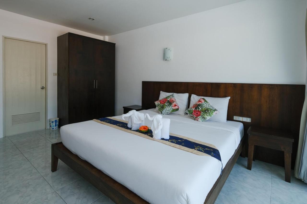 Kiwi Boutique Hotel Patong Bagian luar foto