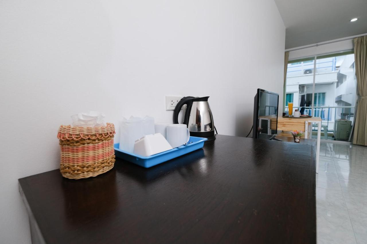 Kiwi Boutique Hotel Patong Bagian luar foto